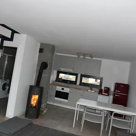 Slajszowki-domki Caloroczne Holiday home *